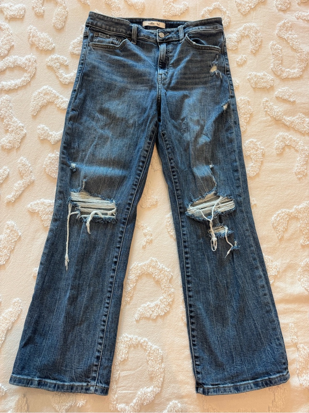 Women’s Straight Leg Distressed Denim Jeans in Mid Blue